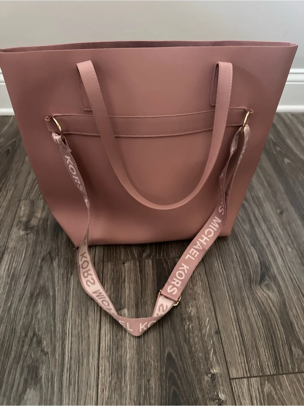 MICHAEL KORS Dusty Rose Leather Tote with Gold Logo - Picture 3 of 6